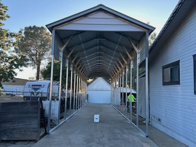 Boat cover with vertical roof carport